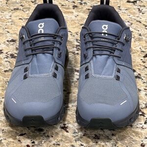 On Cloud 5 Women’s Running in Metal Grey/ Navy water-proof Shoes NWOB size 9.5